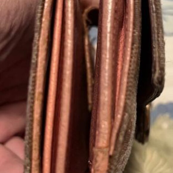 Gucci Vintage  Brown w/ Pink Interior Long Wallet. - Picture 11 of 12